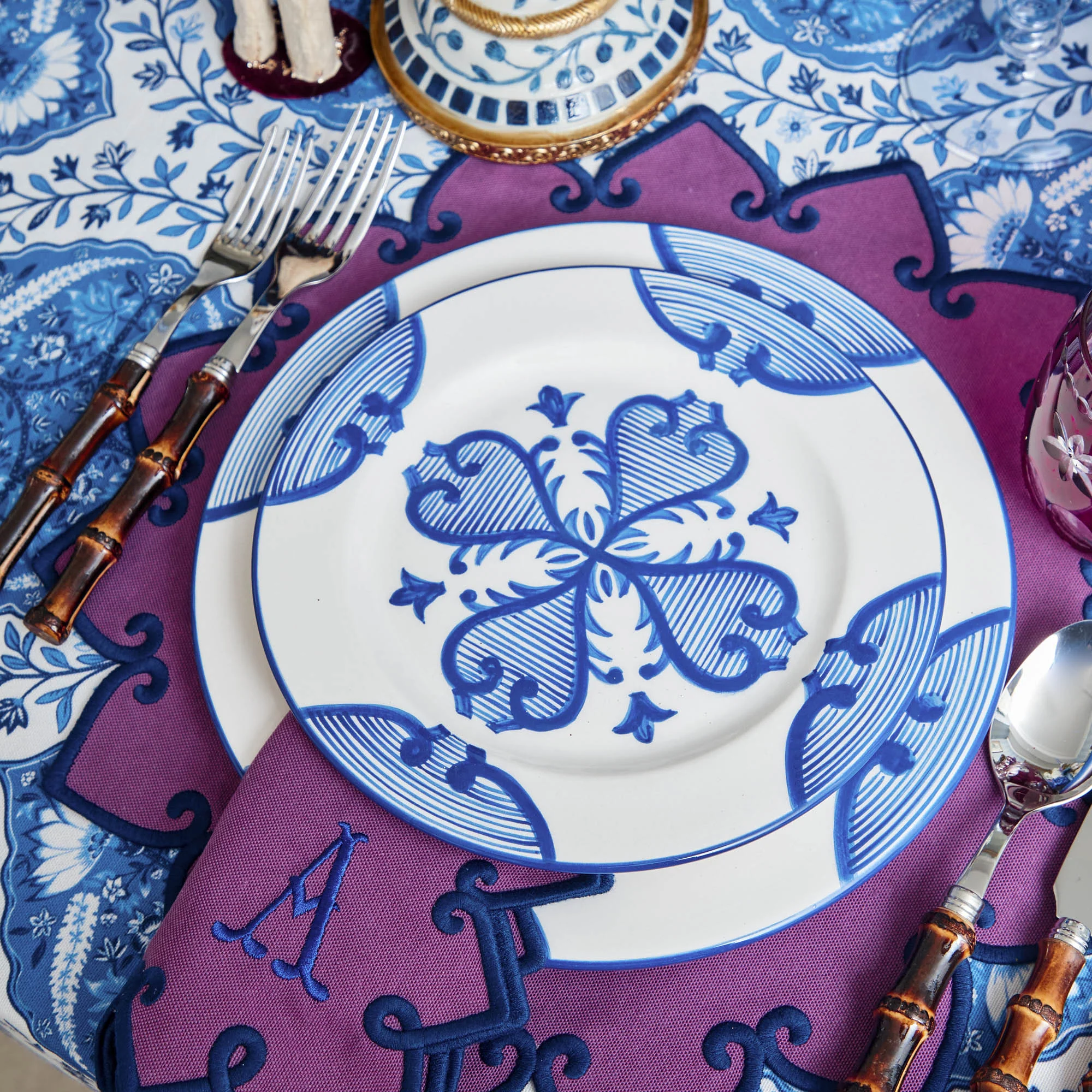 Blue Quatrefoil Starter Plate - Image 6