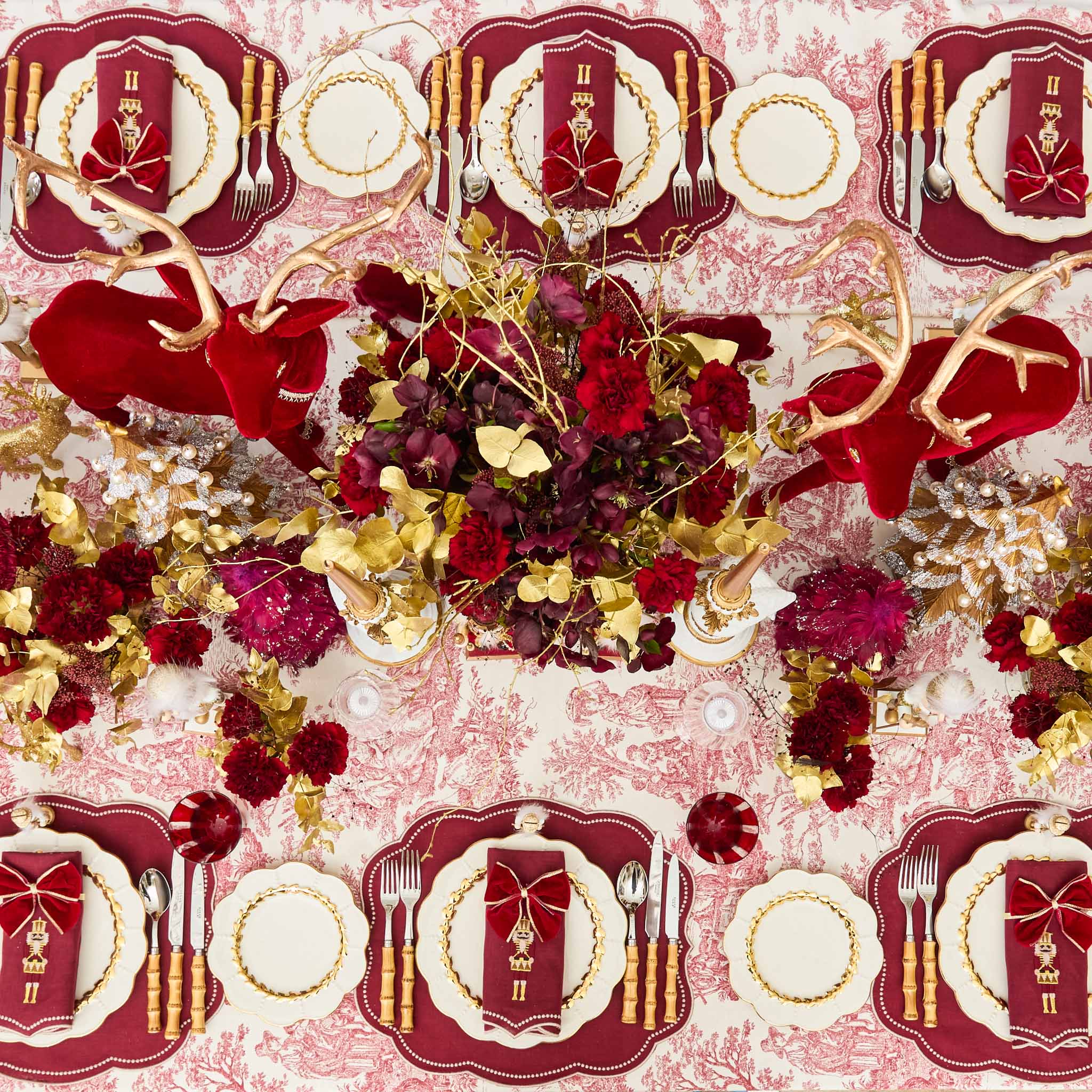 Gold Laurel Dinner Plate - Image 5