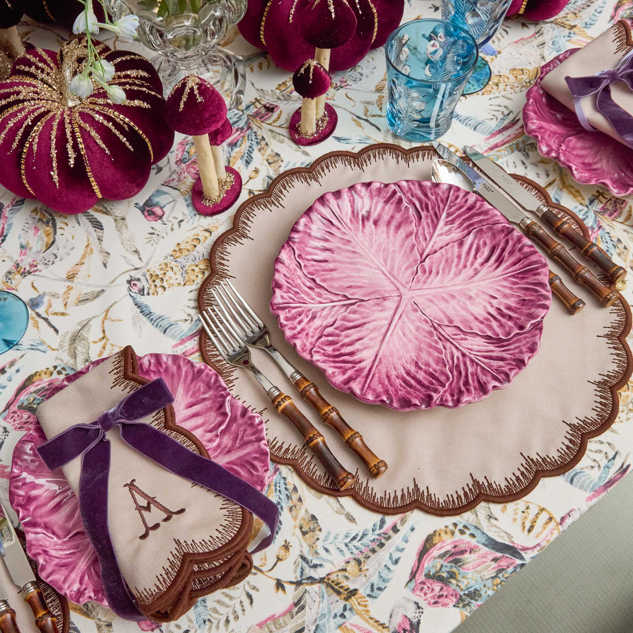 Aubergine Serena Cabbage Dinner & Starter Plates (Set of 8) - Image 17