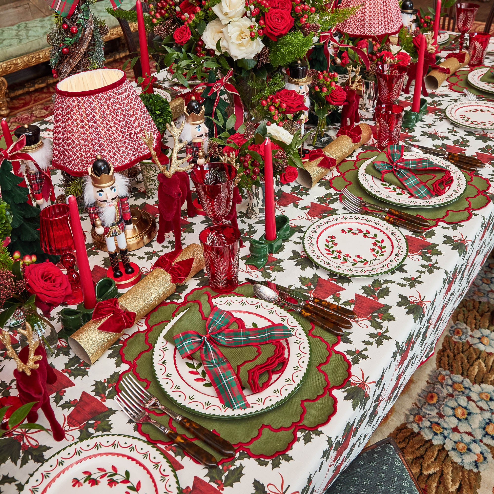 Large Red & Green Tartan Napkin Bows (Pair) - Image 4