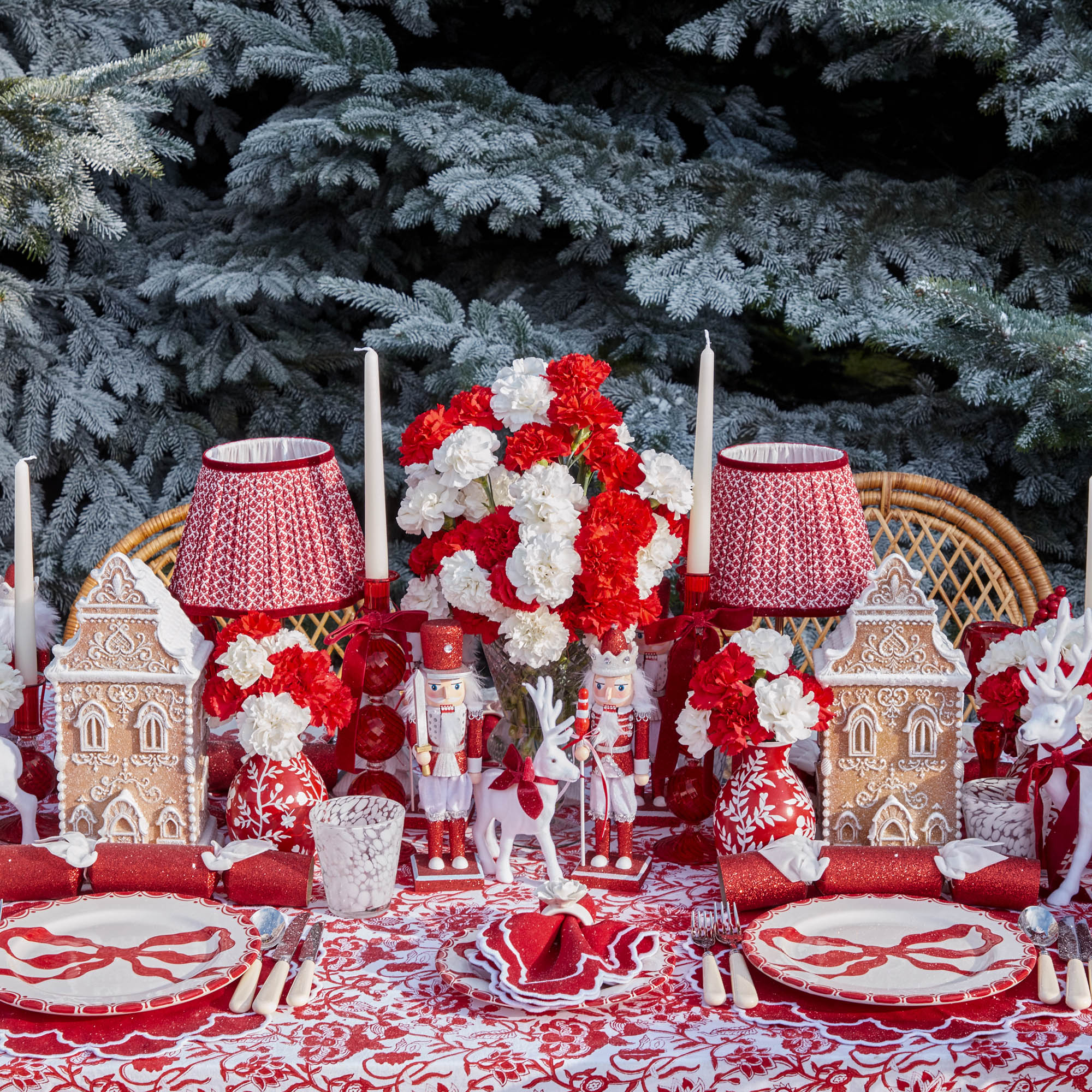 Lily Red & White Napkins (Set of 4) - Image 3