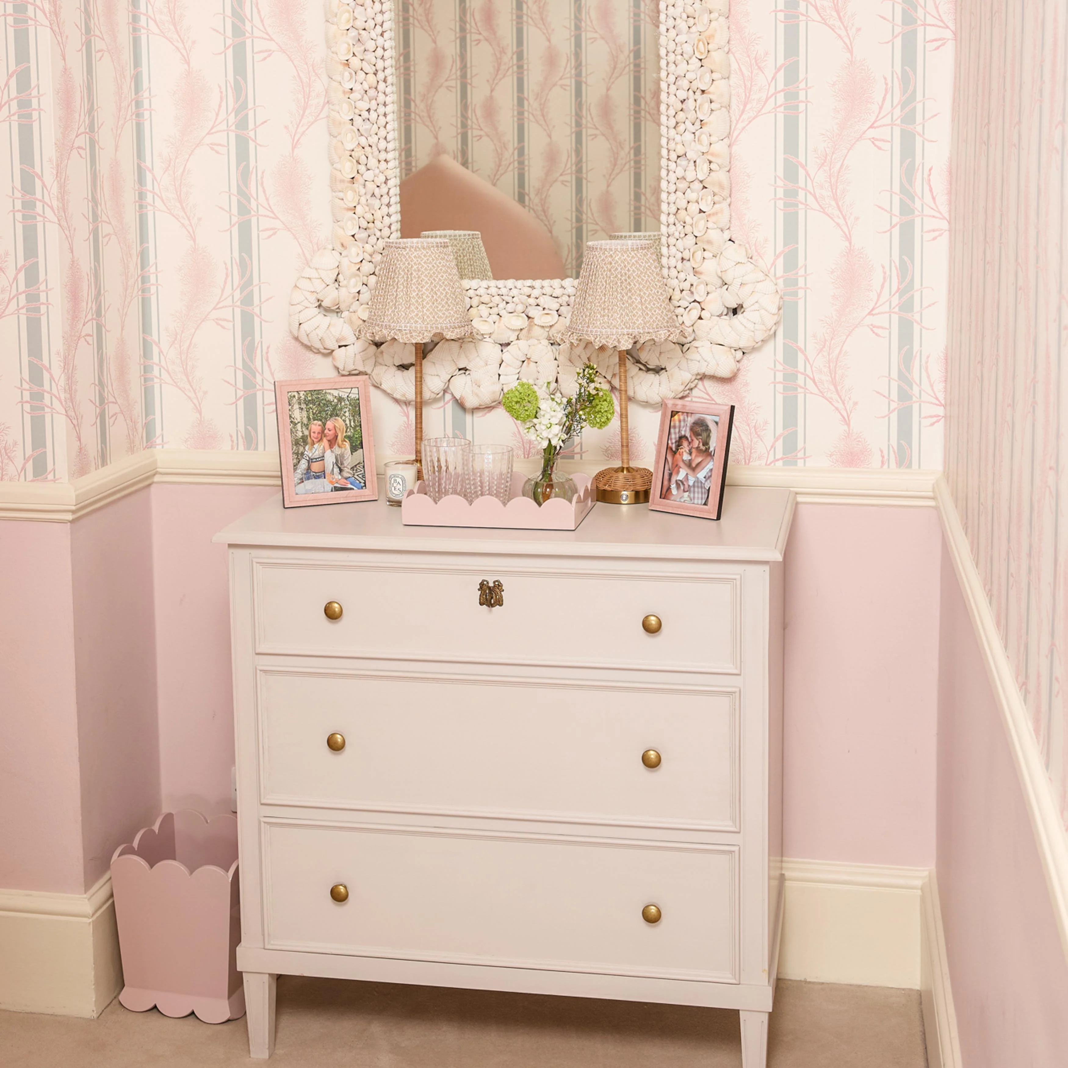 Soft Pink Scalloped Lacquer Waste Paper Bin - Image 2