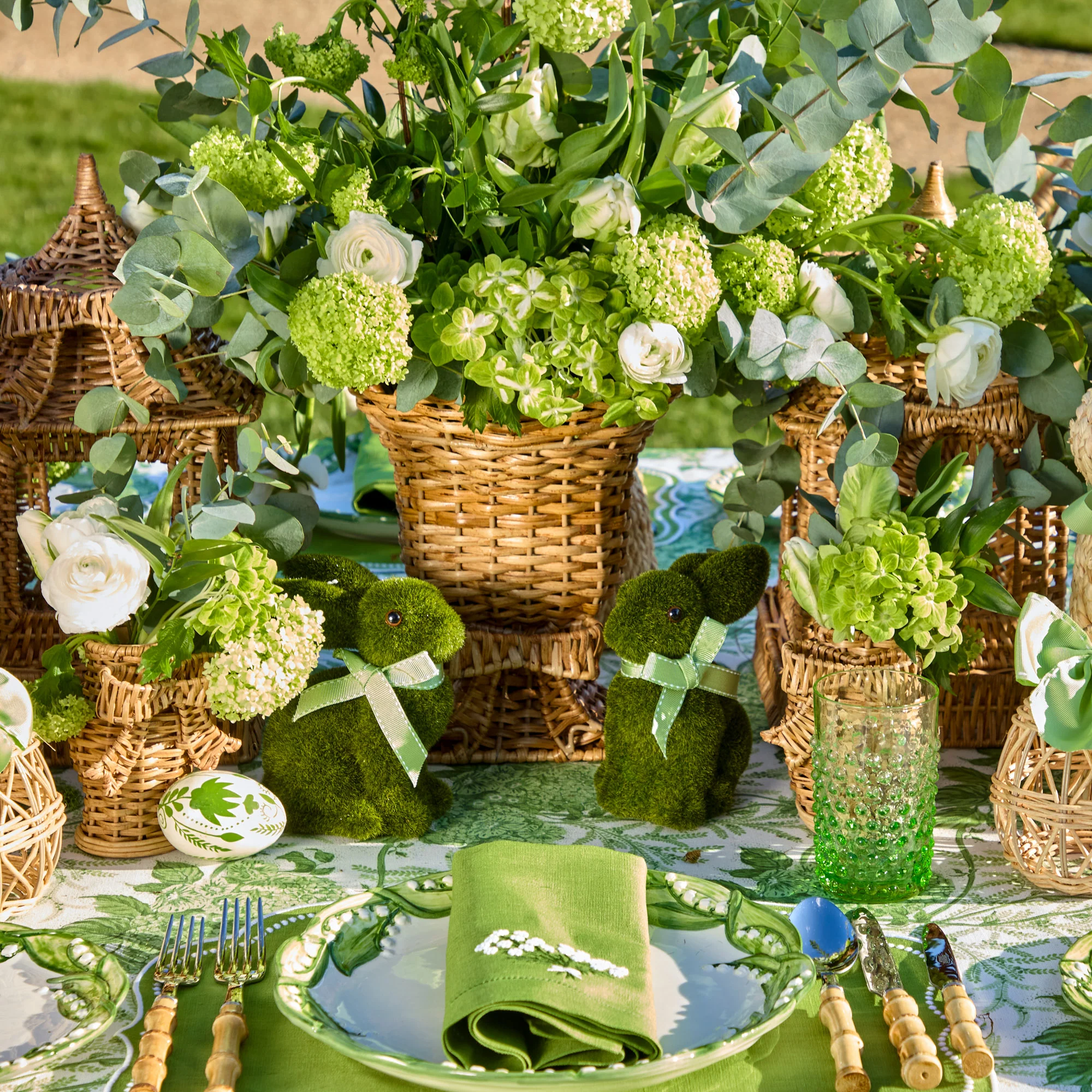 Small Rattan Bow Urn Vase - Image 7