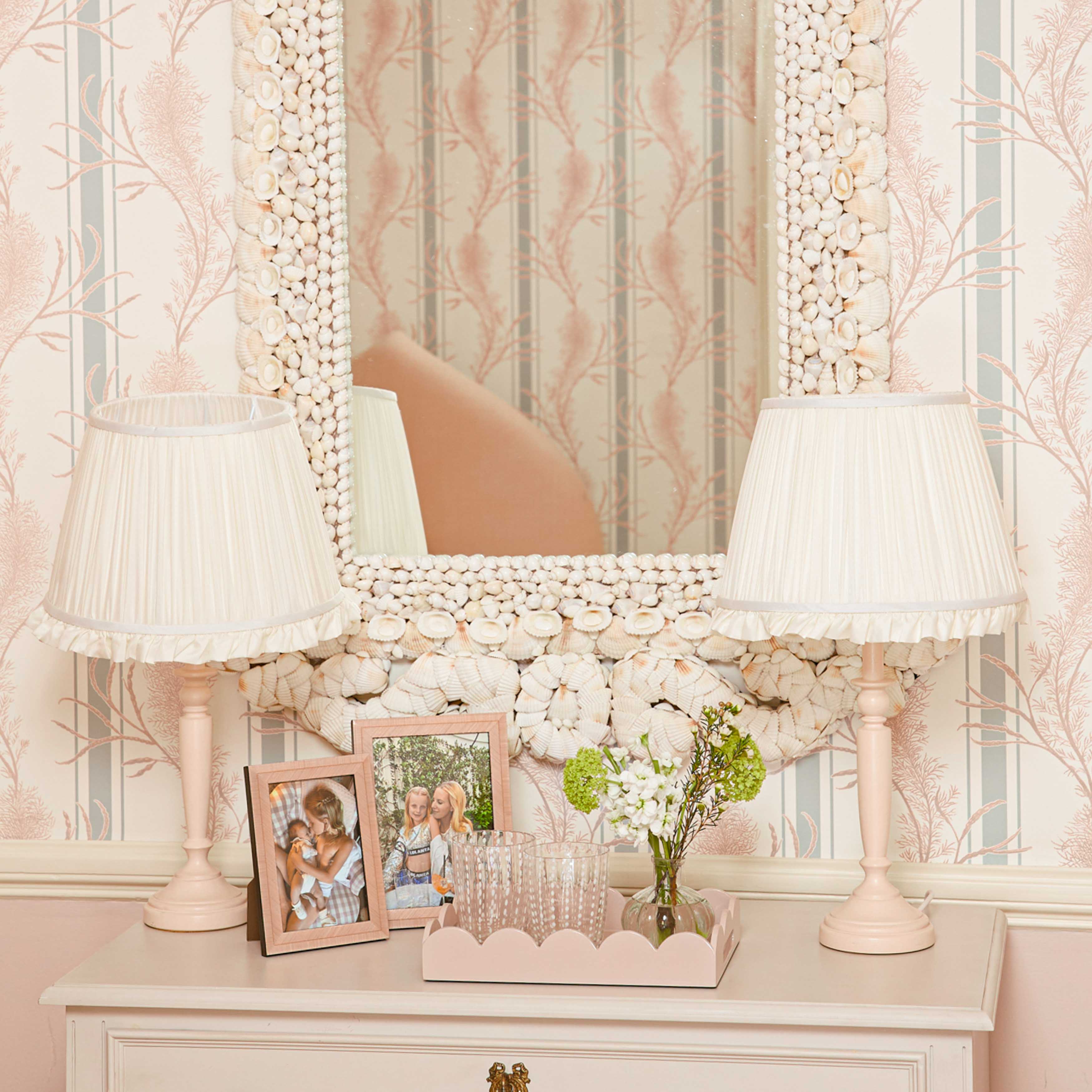 Soft Pink Small Scalloped Lacquer Tray - Image 2