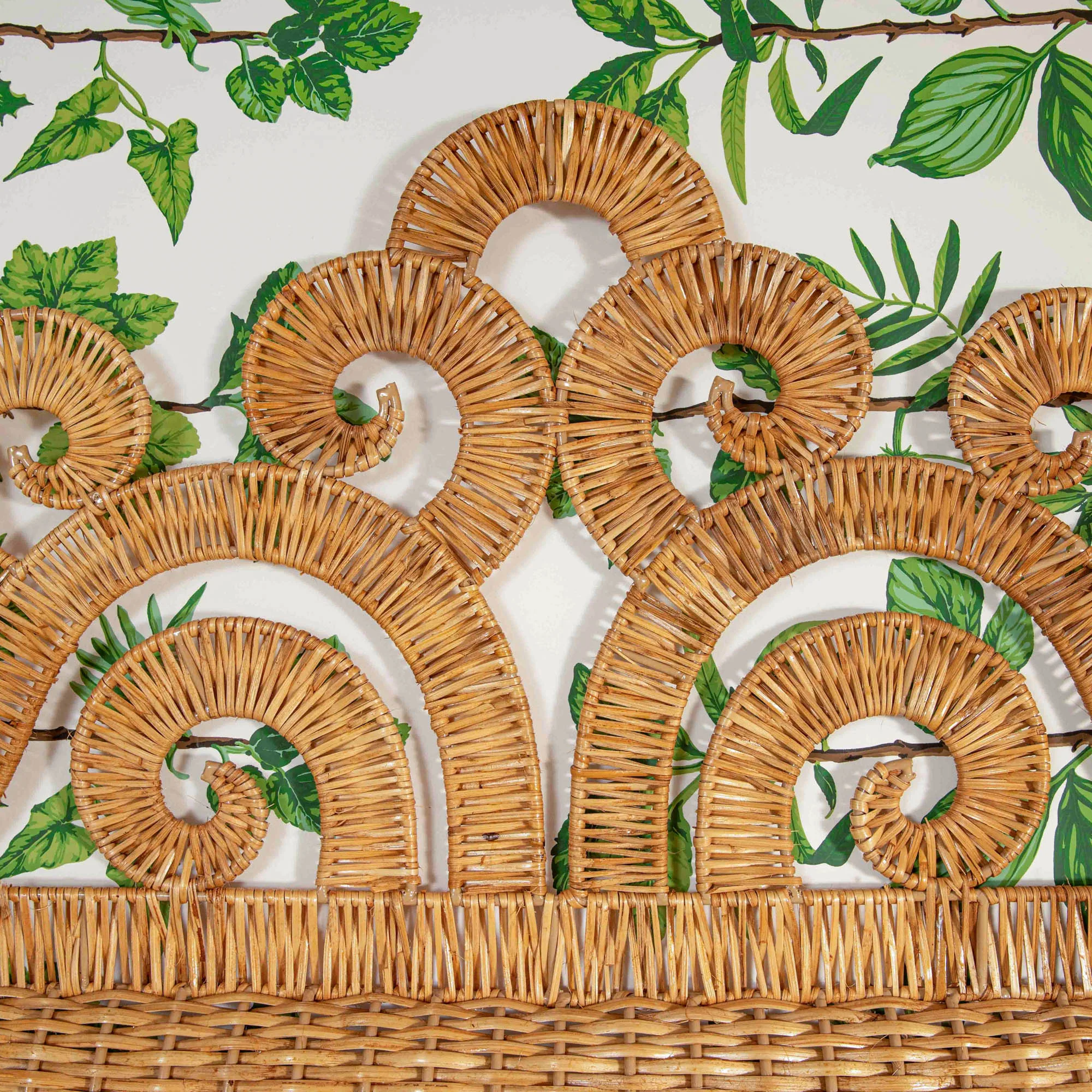 The Grand Rattan Mirror - Image 12