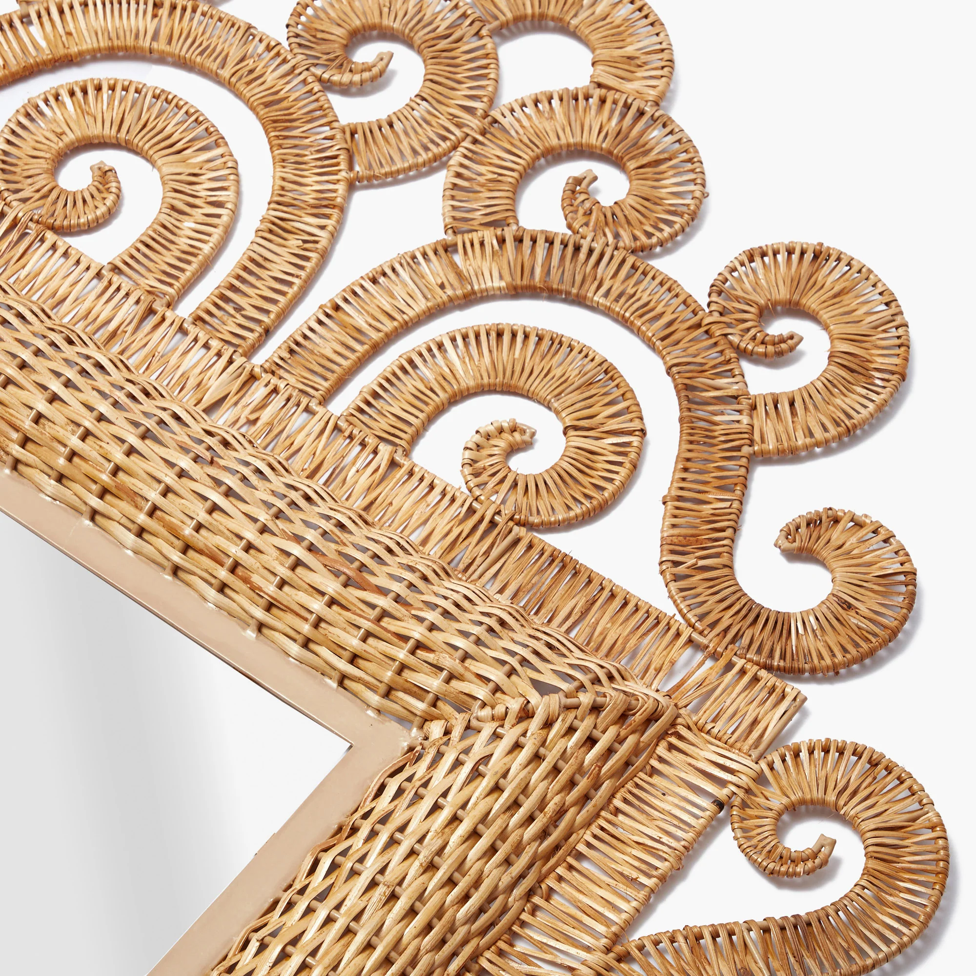 The Grand Rattan Mirror - Image 6